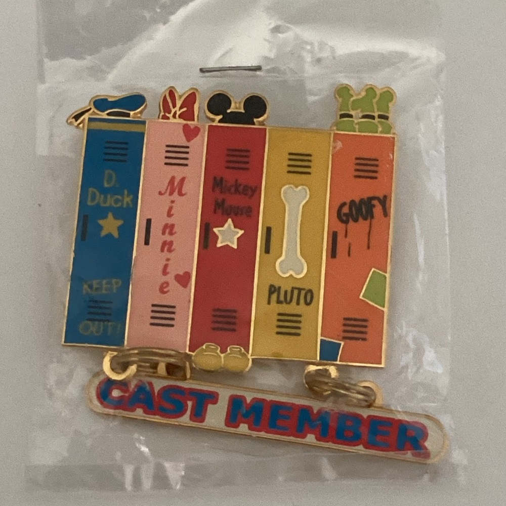 Disney Cast Exclusive Fab 5 Lockers Dangle Pin